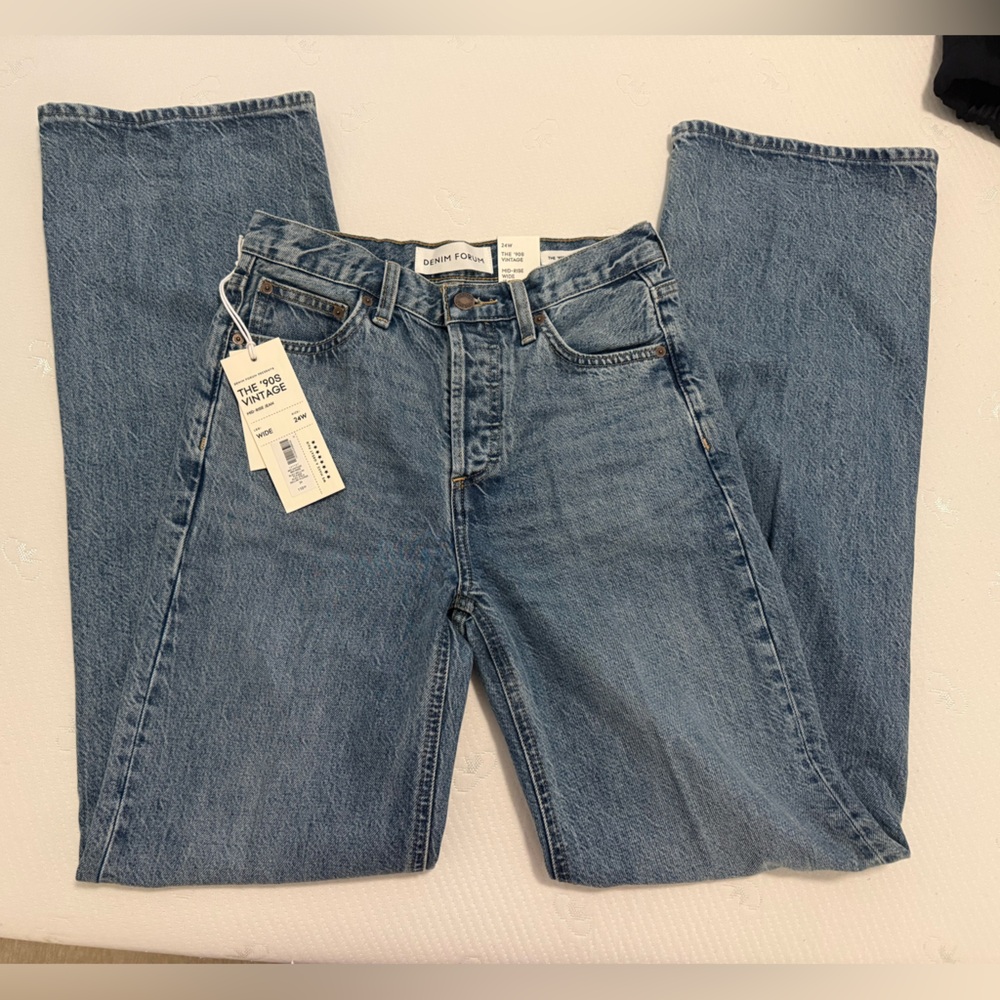Aritzia Denim Forum the 90’s vintage mid-rise jean